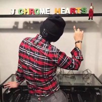 Шапка теплая со смайлом и булавкой фото