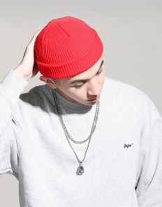 Легкая короткая шапка докер фото