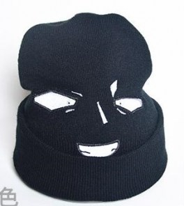 Шапка с мультяшным рисунком фото