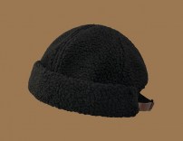 Плюшевая кепка без козырька фото