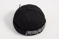 Кепка бини с большой надписью фото