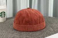 Вельветовая кепка бини без козырька фото