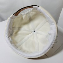 Легкая яркая кепка докер с желтой нашивкой и надписью фото