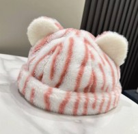 Плюшевая шапка с ушками и тигровым леопардовым принтом фото