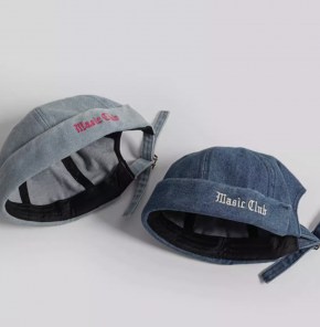 Джинсовая кепка без козырька с надписью фото