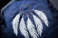 Куртка с изображение на спине фото