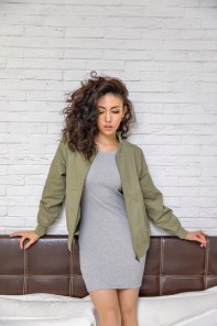 Женская свободная короткая ветровка - кофта фото