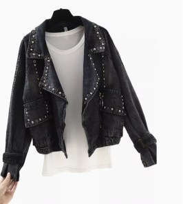 Куртка джинсовая  с отворотом и заклепками