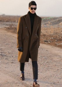 Длинное классическое мужское пальто