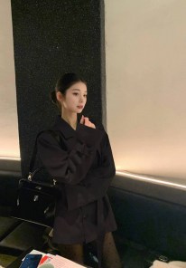 Женский короткий тренч - бежевый и черный фото