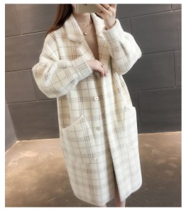 Женское легкое мягкое пальто в клетку с большими карманами фото
