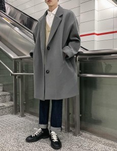 Мужское свободное пальто на две пуговицы
