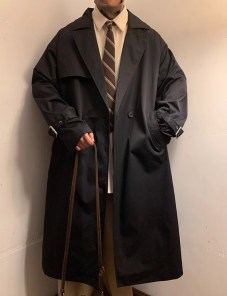 Мужской широкий тренч на одну пуговицу фото