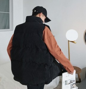 Мужской вельветовый осенне-зимний дутый жилет фото