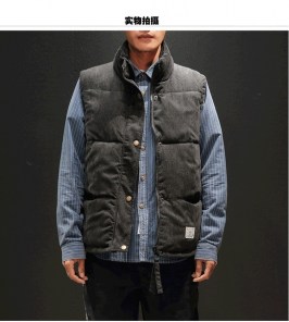 Теплый мужской дутый вельветовый жилет фото