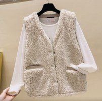 Приталенная женская жилетка из плюша высококачественная фото