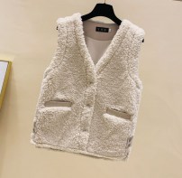 Приталенная женская жилетка из плюша высококачественная фото