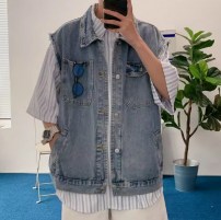 Мужская синяя джинсовая жилетка широкая - ретро фото