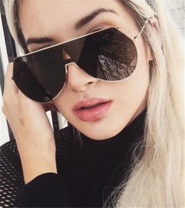 Очки с тонкой оправой и большими линзами фото