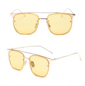 Квадратные очки с полупрозрачными цветными линзами фото