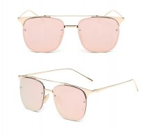 Квадратные очки с полупрозрачными цветными линзами фото