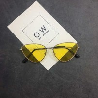 Ретро очки в тонкой металлической оправе фото