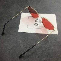 Ретро очки в тонкой металлической оправе фото