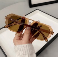 Модные большие женские очки солнцезащитные нестандартной формы фото