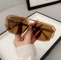 Модные большие женские очки солнцезащитные нестандартной формы фото