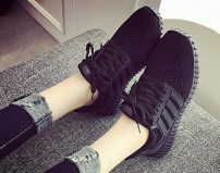 Легкие летние кроссовки с мягкой подошвой фото