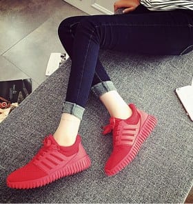 Легкие летние кроссовки с мягкой подошвой фото