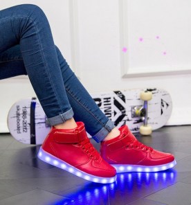 Высокие кроссовки со светящейся LED подошвой фото