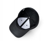 Кепка с буквой A фото