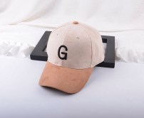 Женская двухцветная кепка с буквами фото