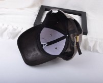 Женская двухцветная кепка с буквами фото