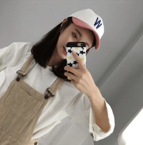 Женская двухцветная кепка с буквами фото