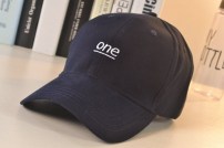 Кепка с надписью one фото