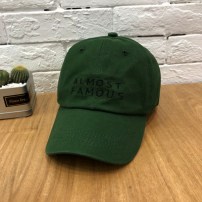 Кепка с надписью Almost Famous фото