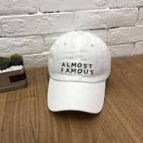 Кепка с надписью Almost Famous фото