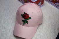 Кепка с большой розой однотонная фото
