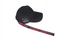 Бейсболка с желтой лентой фото