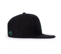 Кепка с коноплей фото