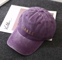 Кепка с легкой потертостью и надписью Chance фото