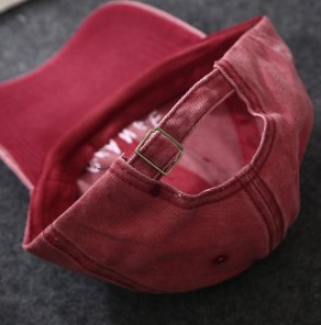 Кепка с легкой потертостью и надписью Chance фото