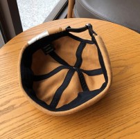 Крутая кепка без козырька с большой лейбой фото