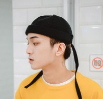 Модная кепка без козырька в клетку фото