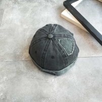 Кепка докер с рваностями фото