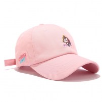 Женская кепка с маленьким единорогом фото