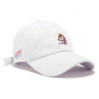 Женская кепка с маленьким единорогом фото