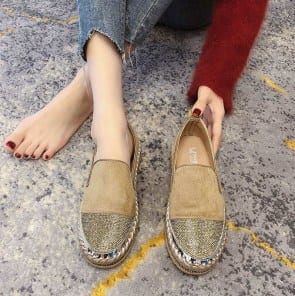 Женские слипоны с блестящим носком фото